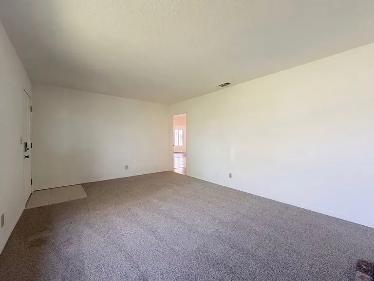 7224 Regard Way — Photo 7