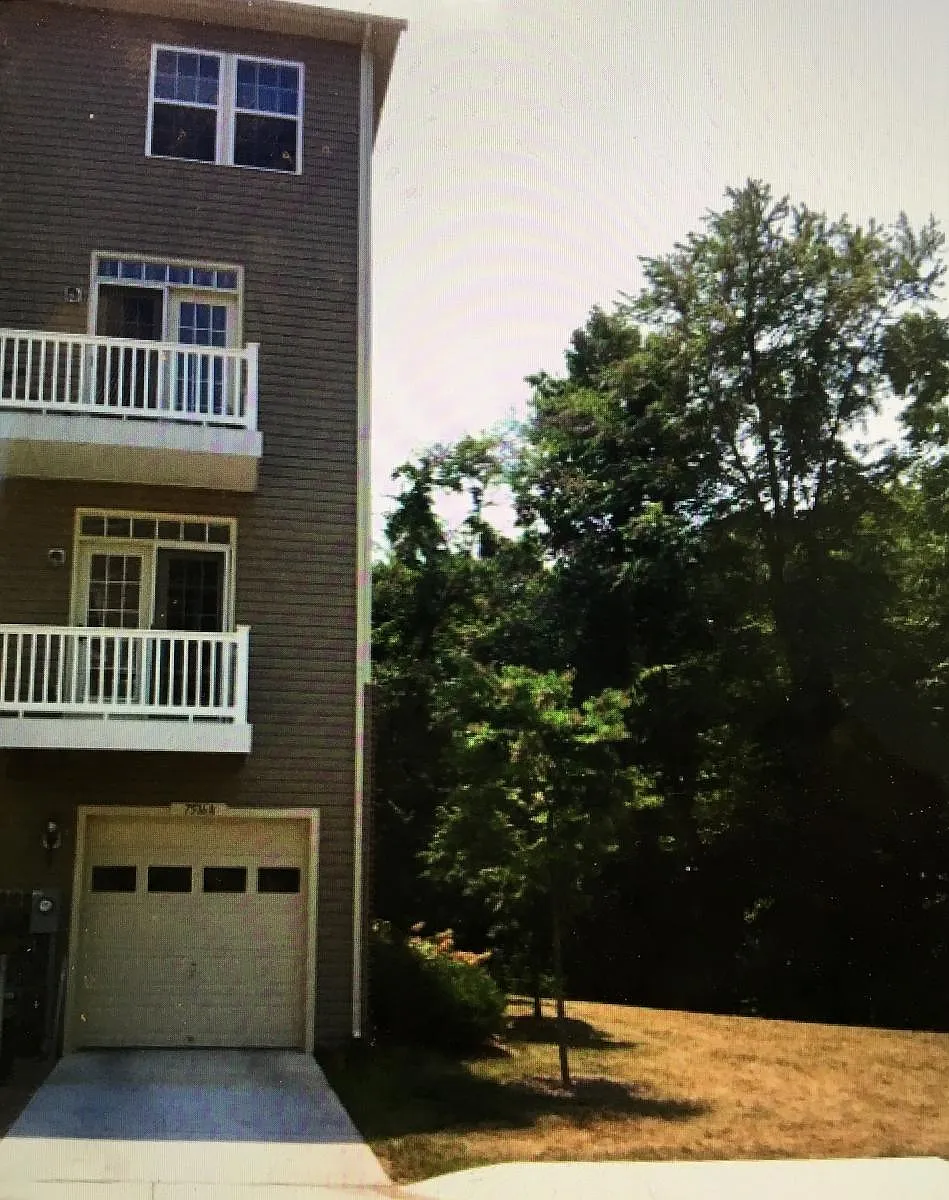 Building Photo - 7516 Stoney Run Dr #A