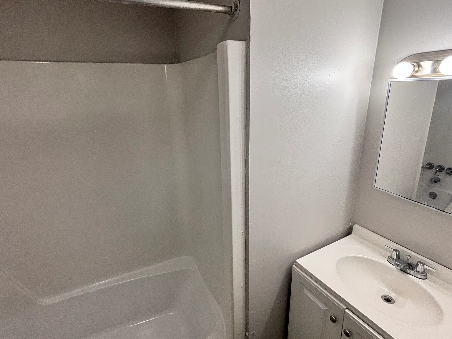 1 bed, 600 sqft, $800 — Photo 3