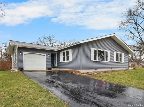 4811 N West St, McHenry, IL 60051