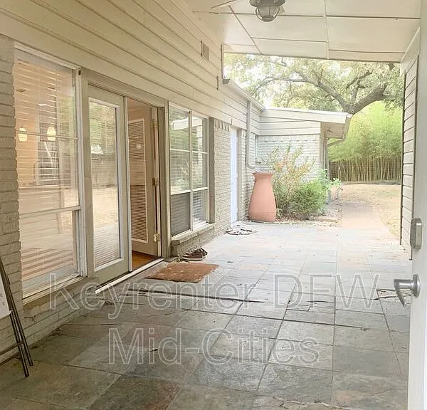 501 Nottingham Dr — Photo 2