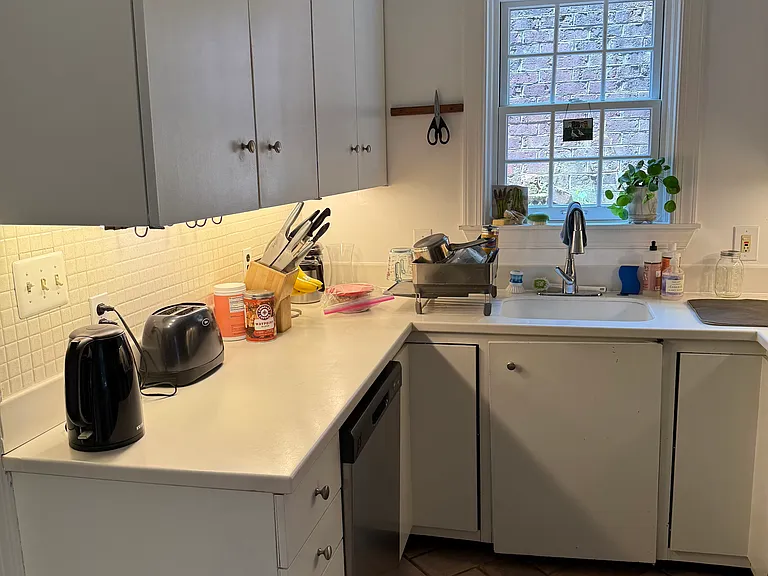 3121 Quebec Pl NW — Photo 9