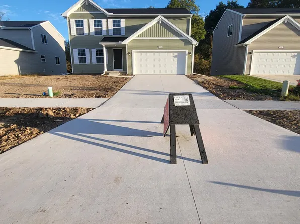 359 N Tannenbaum Trl NE, Cedar Springs, MI 49319