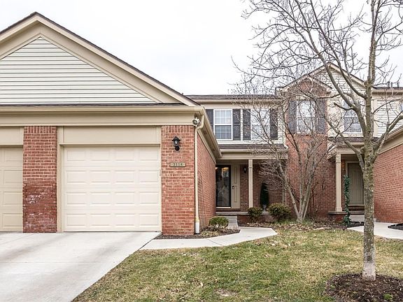 2nd image of 3118 Village Cir