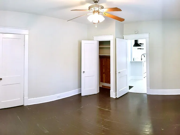 415 Park Cir — Photo 17