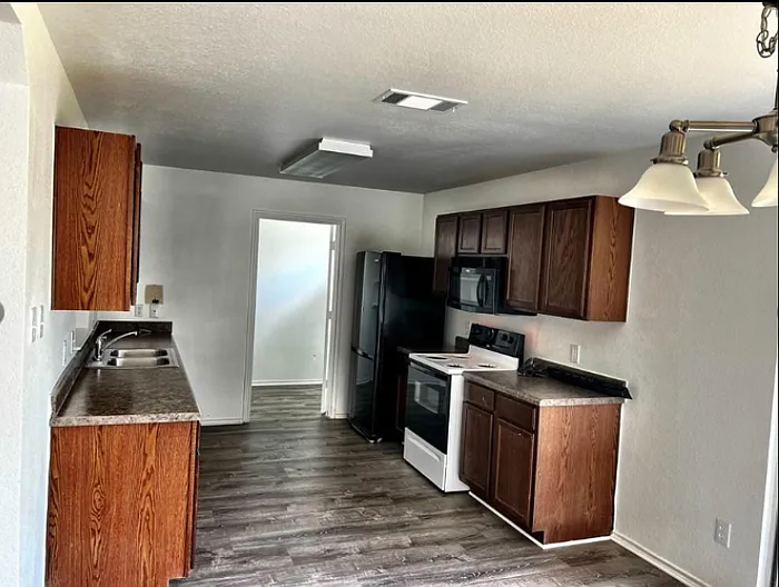 12313 Drummond Dr — Photo 4