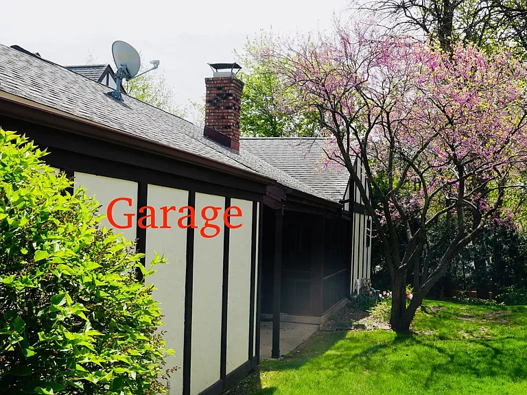 1303 Kingsridge Ct #D — Photo 33