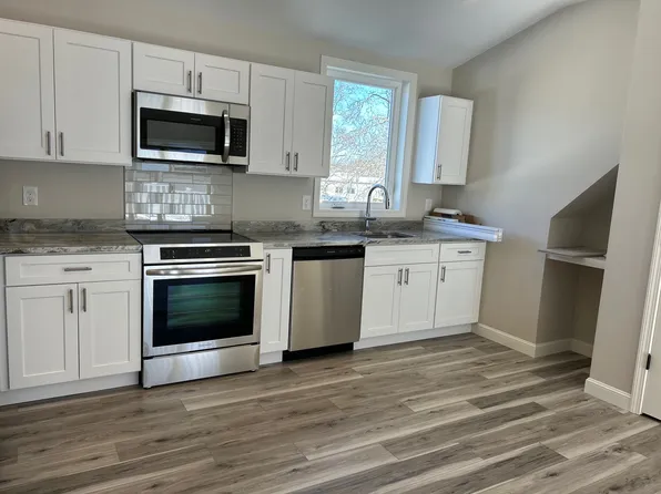 254 Commonwealth Ave #1, Concord, MA 01742