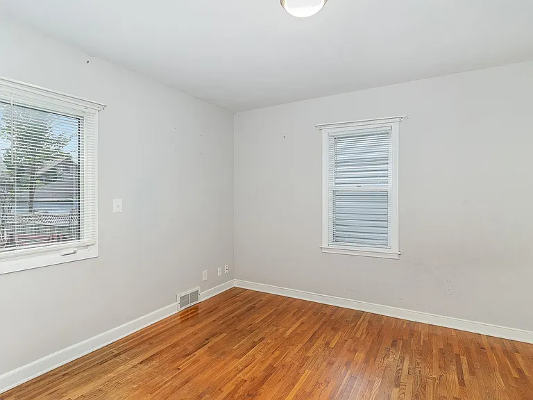 1270 Hubbard Ave — Photo 6