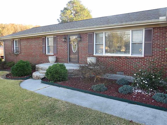 2nd image of 3785 Sycamore Dr NW