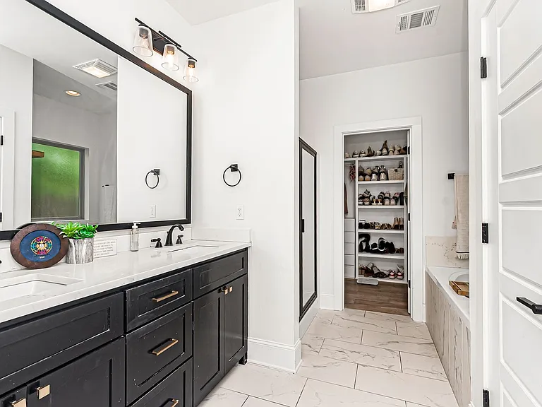 6650 Roux Dr — Photo 10
