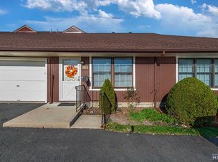 30-3 Tamaron Dr, Waldwick, NJ 07463