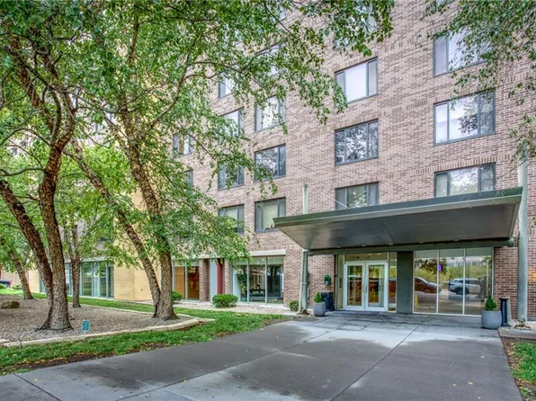 600 E 8th St APT 3M, Kansas City, MO 64106