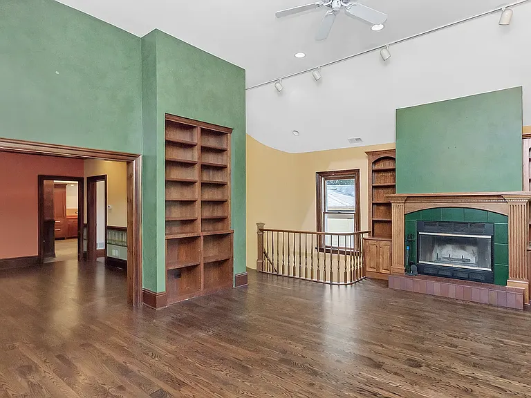 1228 Simpson St — Photo 3