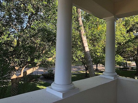2nd image of 3352 Greenway Dr