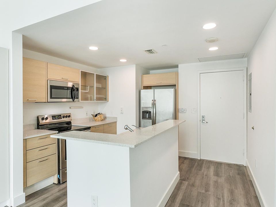 1st image of 350 NE 24th St APT 1008
