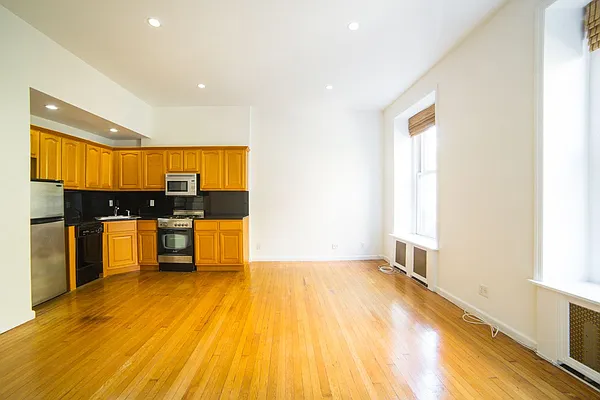 Rented by Jonathan Wachtel, LREB | media 22