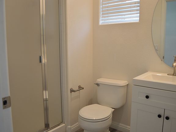 5th image of 9105 Kinross Ave