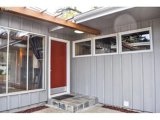 410 Eastfield Dr photo 1