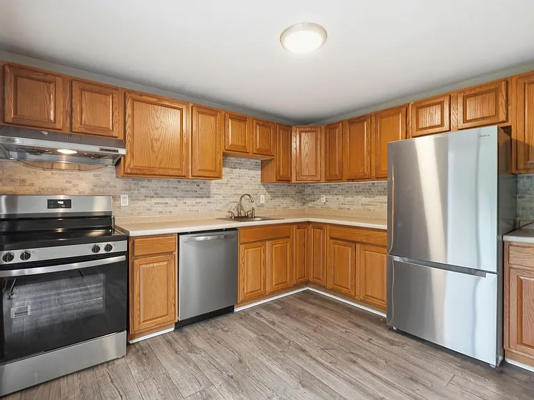 9018 Jersey Dr — Photo 9