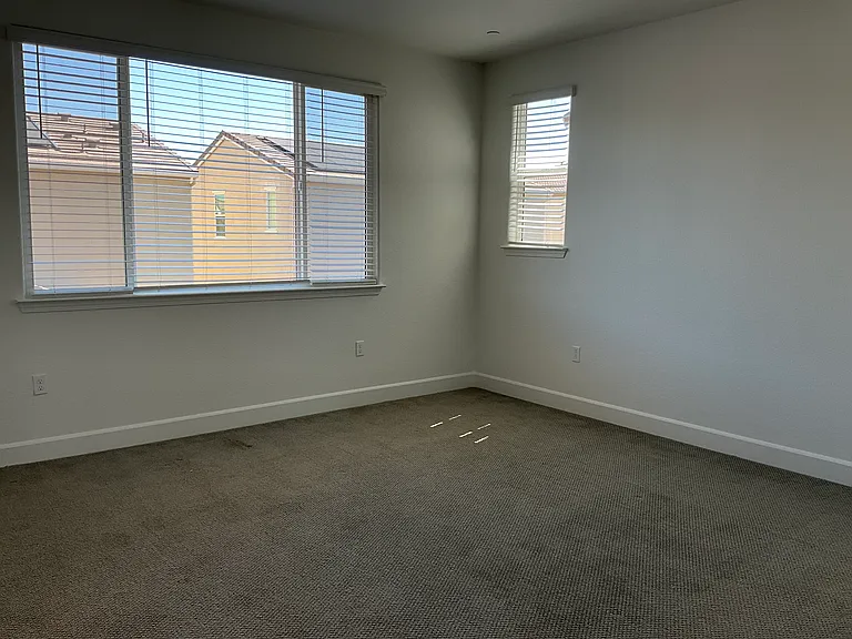 3249 Garibaldi Dr — Photo 15