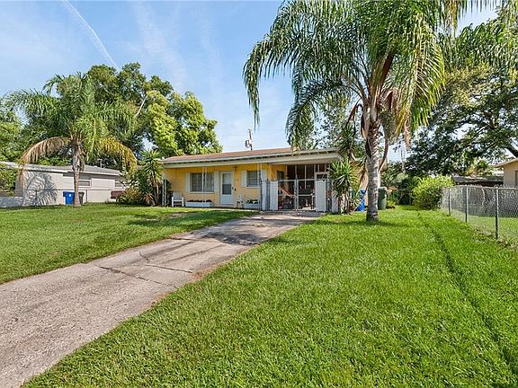3rd image of 1724 Park Dr