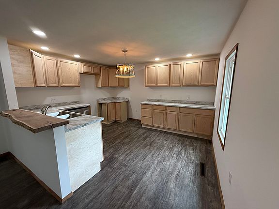 5th image of 1806 East St
