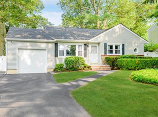 156 Melville Rd, Huntington Station, NY 11746