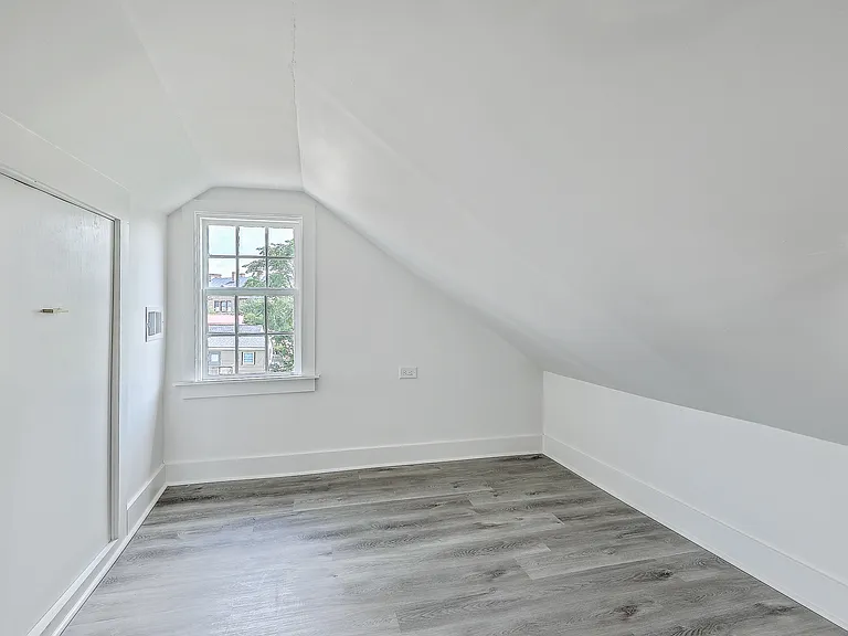 68 Lee St #B — Photo 17