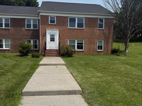 52 Rockridge Ct APT 3, Charles Town, WV 25414