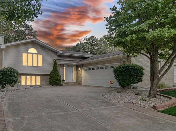 1744 W Oak St, Griffith, IN 46319