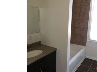 450 High St #1, Burlington, NJ 08016