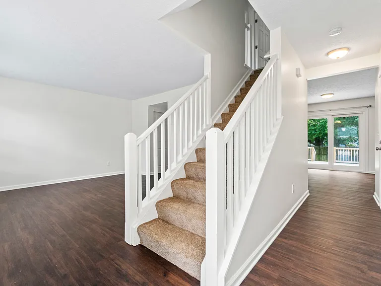 6981 Bennell Dr — Photo 6