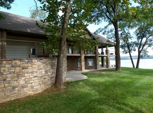 1051 Point Seven Rd, Kimberling City, MO 65686