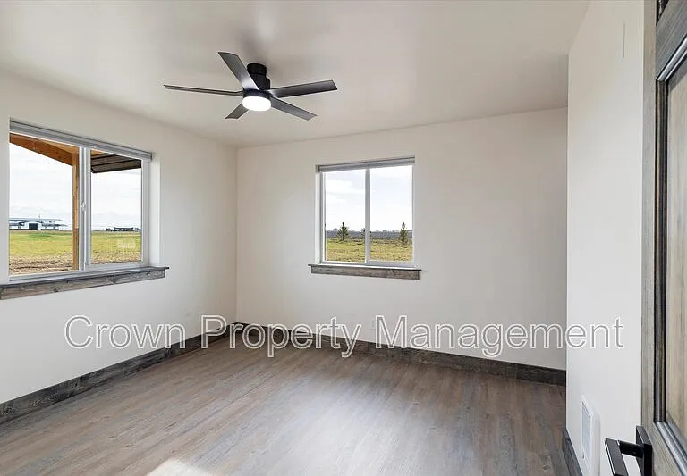 2401 Lower Valley Rd #B — Photo 10