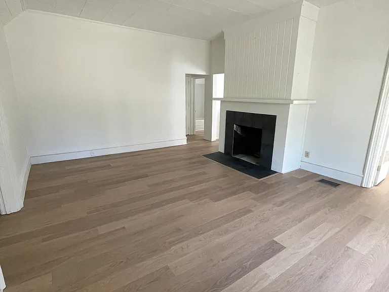39 Center St — Photo 9