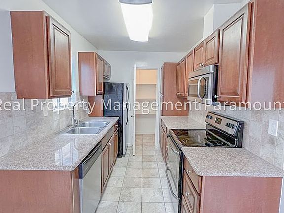 5th image of 1255 Granville Ave #9