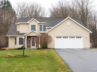 113 Paradise Ln, Whitesboro, NY 13492
