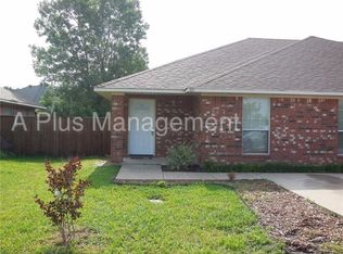 935 S Farmington Rd, Howe, TX 75459