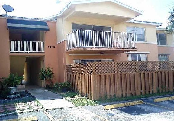 4th image of 4670 NW 79th Ave APT 1G