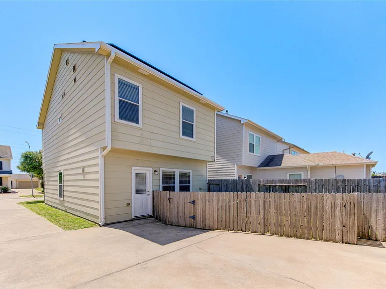 16726 Mammoth Springs Dr — Photo 8
