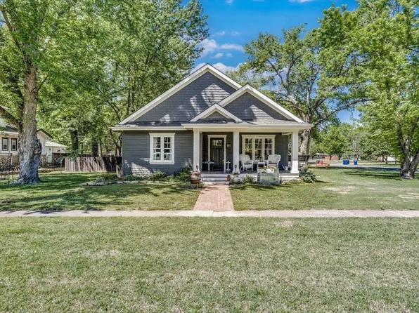 405 S Maple St, Douglass, KS 67039