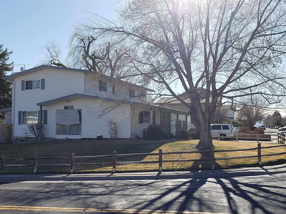 2nd image of 3220 Bryan St