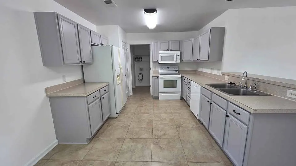3 bed, 1487 sqft, $2,000 — Photo 4