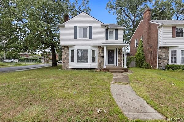1st image of 18903 Pinehurst St