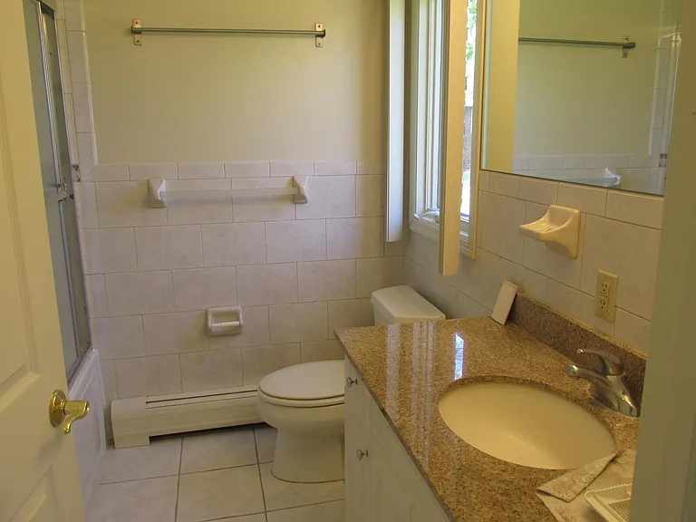 Broad Ave — Photo 12