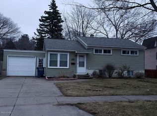 3046 Maple Grove Rd, Muskegon, MI 49441