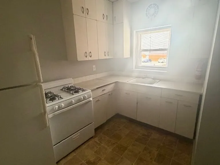 808 State St — Photo 13
