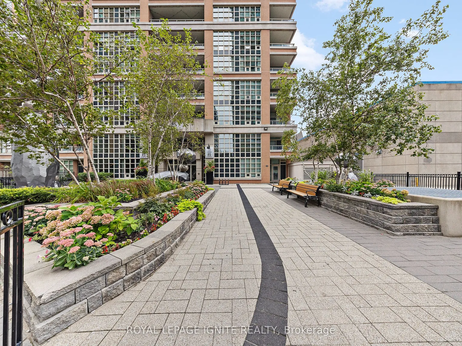 2 bed, $2,600 — Photo 1