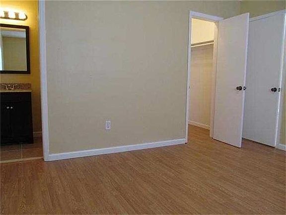 4th image of 1445 NW 193rd Ter